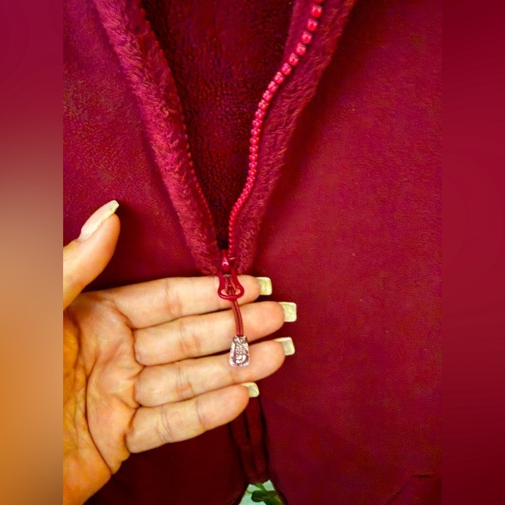 The North Face Burgundy Women's Fleece - Picture 2 of 5